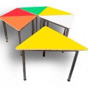 Mesa Kinder Triángulo
