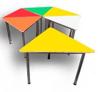 Mesa Kinder Triángulo